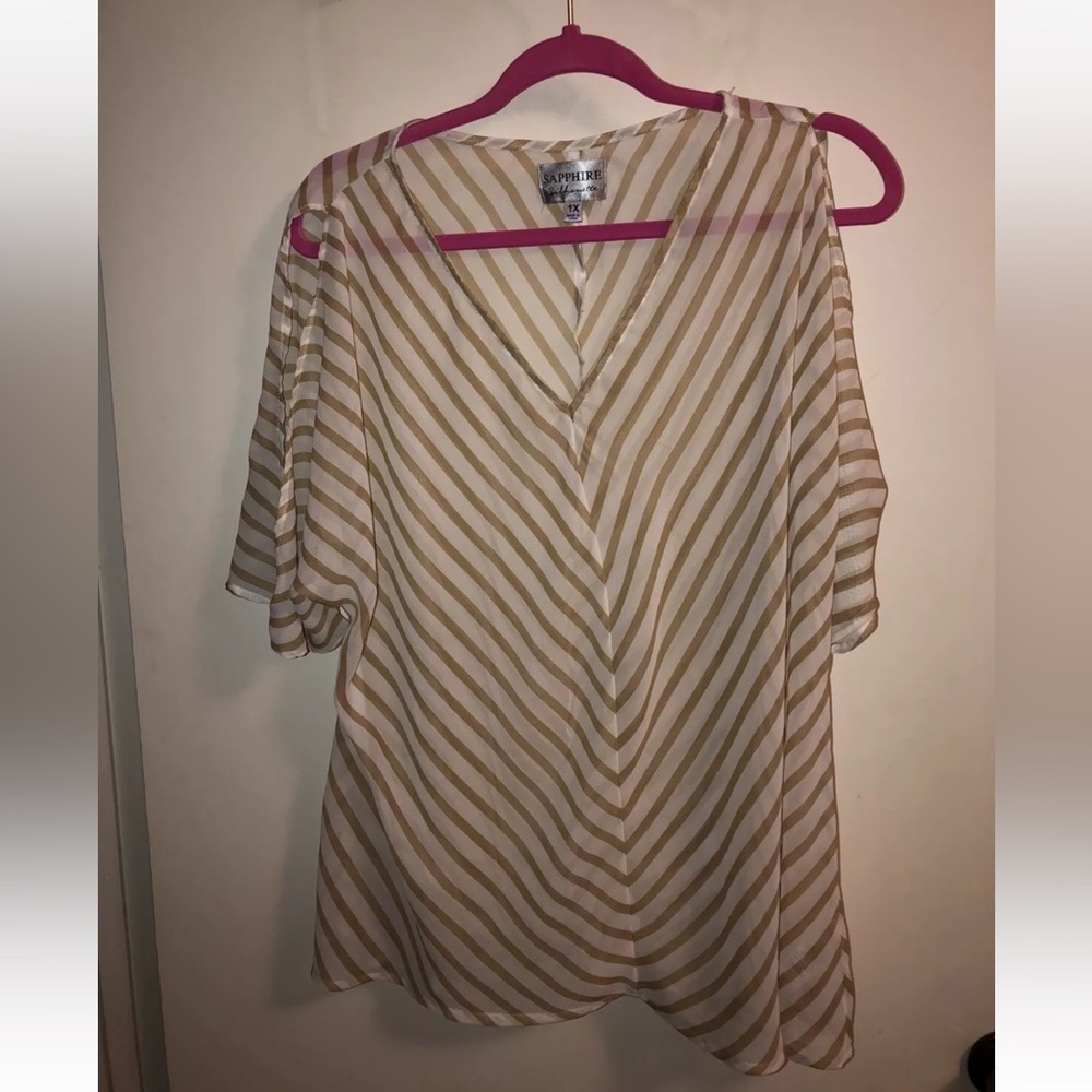 Sapphire Silhouette Size 1X Keyhole Shortsleeve Shear Beige And White Blouse